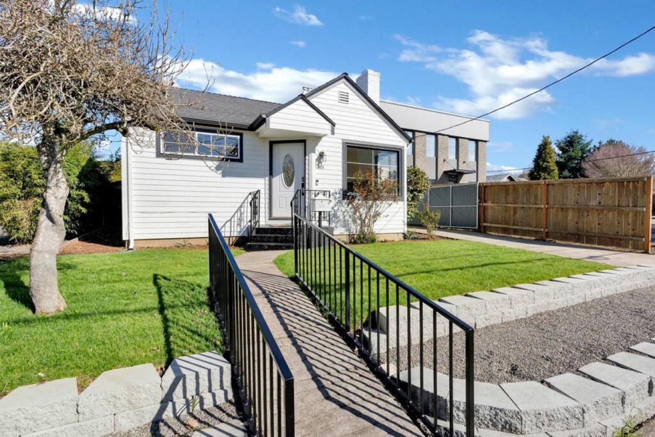 Picture Perfect Bungalow In The Heart Of Dt Vancouver Exterior foto